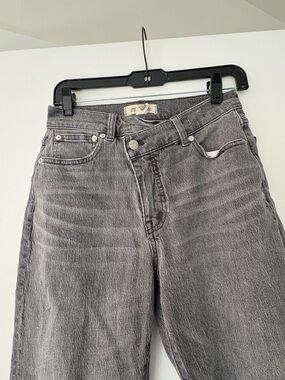 Madewell '90s Straight Washed Charcoal Jeans, Asymmetrical Closure